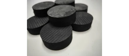 Шайбы (круги) из пористой прессовой резины
